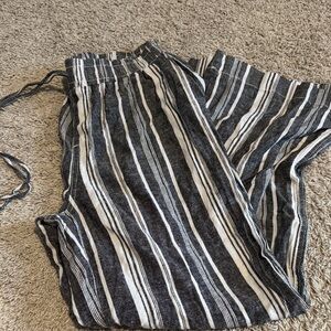 Chic Black and White Striped Pants